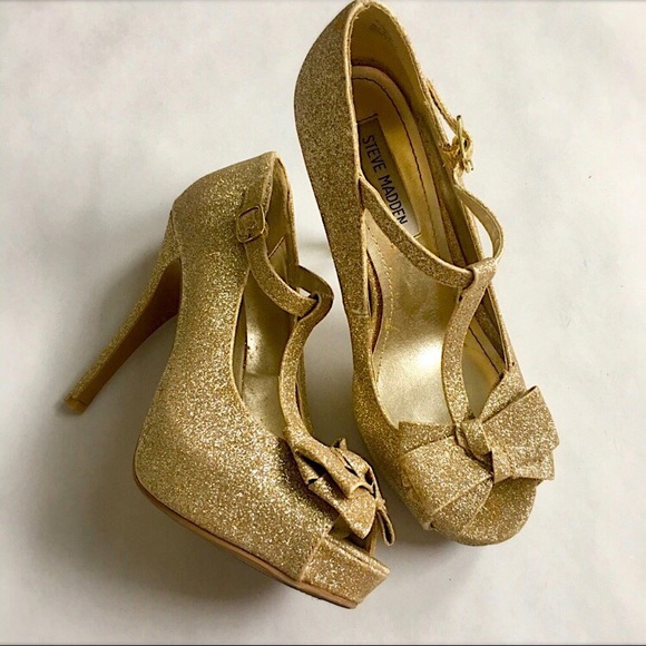 Steve Madden Shoes - STEVE MADDEN Gold Bow Heels